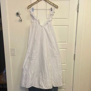 H&M White Maxi Ruffle Dress size s
